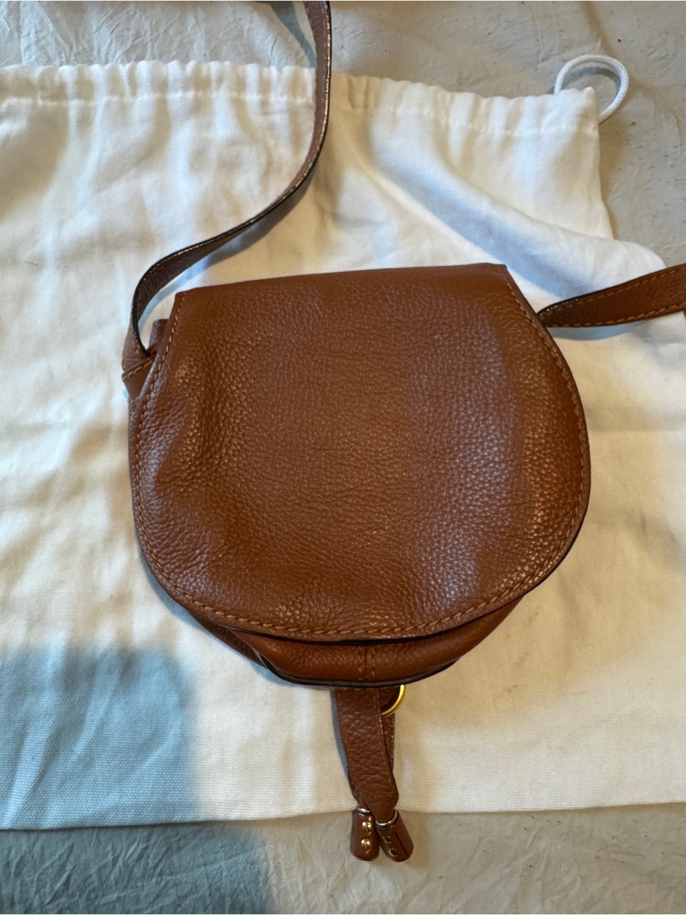 Chloé Marcie Small Crossbody Bag in Grained Calfskin - Tan - Picture 12 of 13